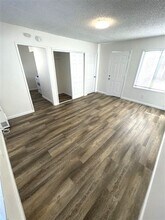 LB2330 (RUBS) (Imp.) in Long Beach, CA - Building Photo - Interior Photo