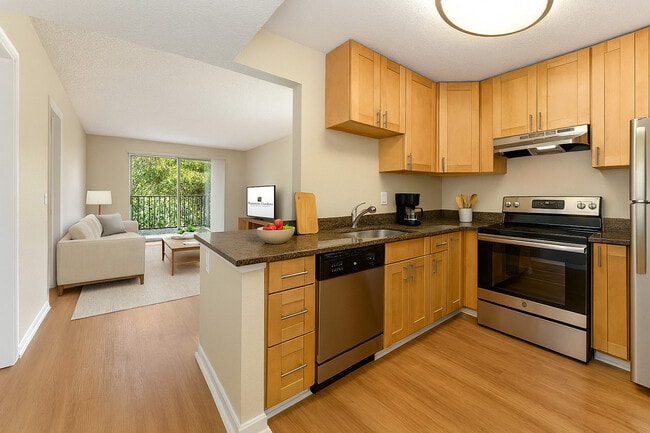 Plantation Gardens in Plantation, FL - Building Photo - Building Photo