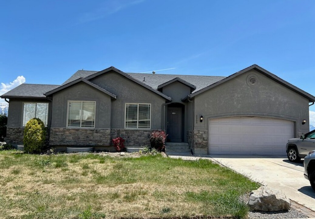 3988 S Lake Vista Dr in Saratoga Springs, UT - Building Photo