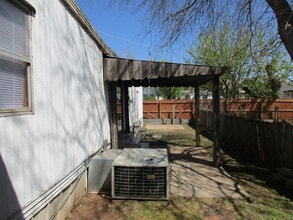 608 N 7th St in Weatherford, OK - Building Photo - Building Photo