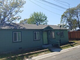 14531 Emory Ave in Clearlake, CA - Building Photo