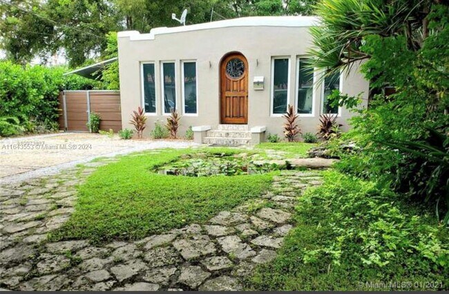 1852 SW 2nd Ave in Miami, FL - Building Photo - Building Photo