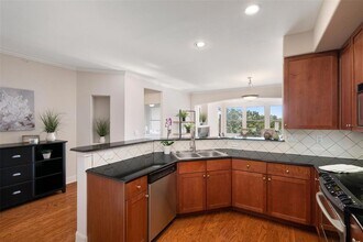 500 Waters Edge Dr, Unit 137 in Lake Dallas, TX - Building Photo - Building Photo