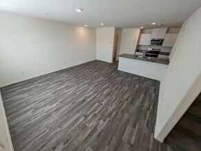 6153 Aster Gdn St in North Las Vegas, NV - Building Photo - Building Photo