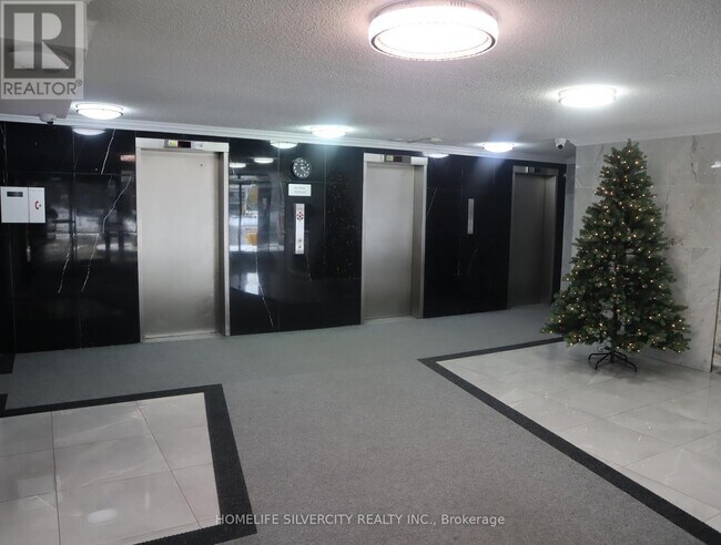 4 Kings Cross Rd in Brampton, ON - Building Photo - Building Photo