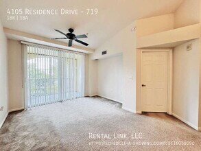 4105 Residence Drive, Unit 719 in Ft. Myers, FL - Building Photo - Building Photo