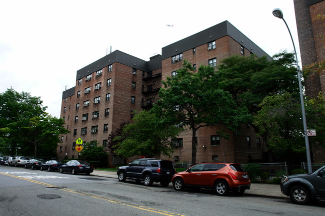 3130 138th St in Flushing, NY - Foto de edificio - Building Photo