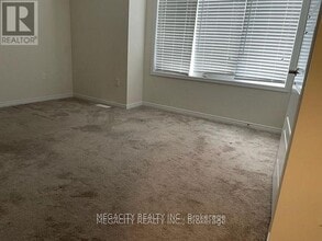 8610 Pawpaw Ln in Niagara Falls, ON - Building Photo - Building Photo