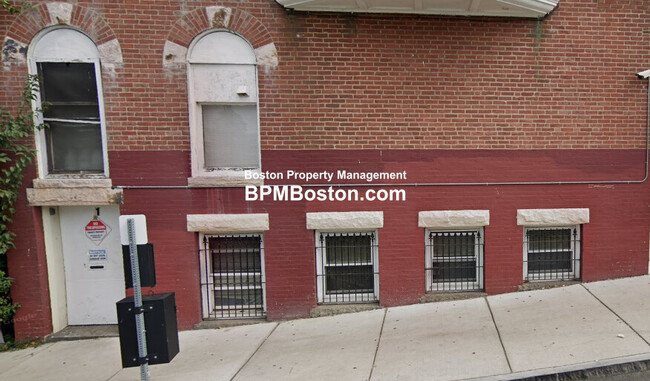 74 Washington Ave in Chelsea, MA - Foto de edificio - Building Photo