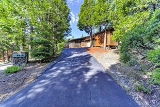 4016 Pearl Rd in Pollock Pines, CA - Building Photo - Building Photo