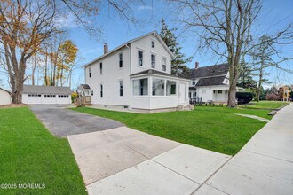 448 Monmouth Rd in West Long Branch, NJ - Building Photo - Building Photo