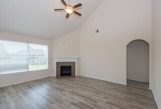 5301 Summer Spring Ln in Rosharon, TX - Building Photo - Building Photo