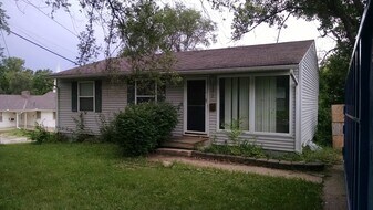 14812 Bellaire Ave in Grandview, MO - Building Photo