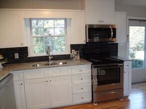 218 Ransom St in Chapel Hill, NC - Building Photo - Building Photo
