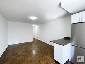 EAST 35 STREET in New York, NY - Building Photo - Building Photo