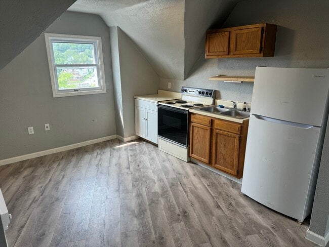 506 4th St, Unit 4