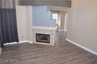 8006 S Counterpoint Ln in Las Vegas, NV - Building Photo - Building Photo