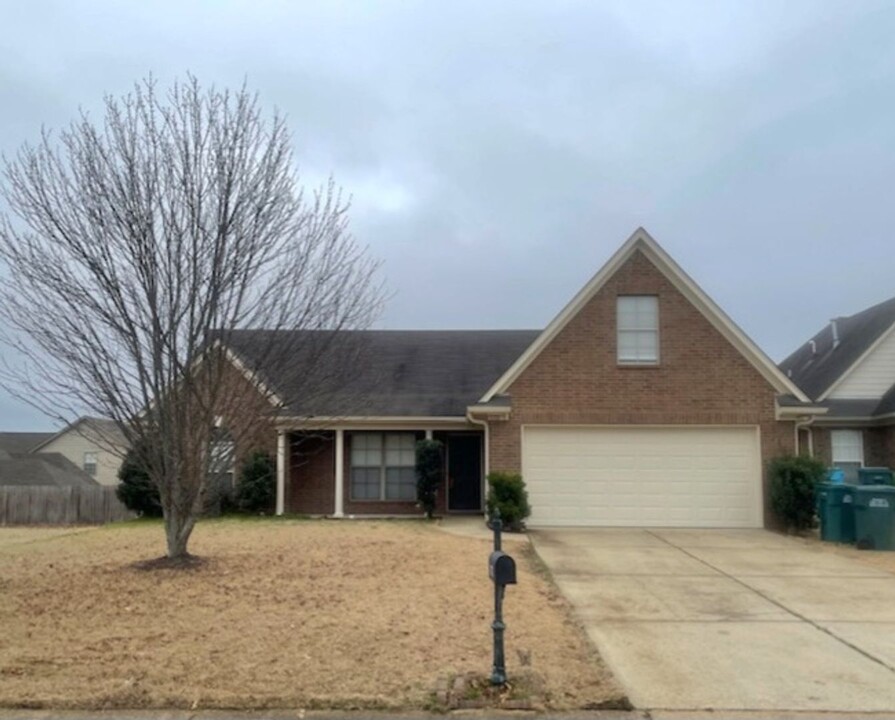 5772 Hunters Chase Dr in Southaven, MS - Building Photo