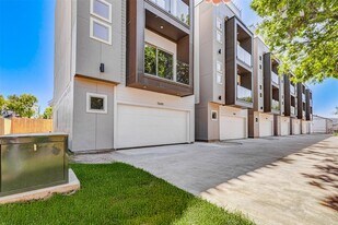 5638 Dolores St in Houston, TX - Building Photo