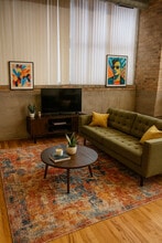 1500 W Monroe St, Unit 113 in Chicago, IL - Building Photo - Building Photo