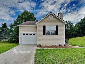 1384 Camrose Ct in Douglasville, GA - Building Photo