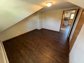 82 Grant St, Unit Upper in Depew, NY - Building Photo - Building Photo
