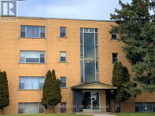 7 Osler Ct in Hamilton, ON - Building Photo - Building Photo