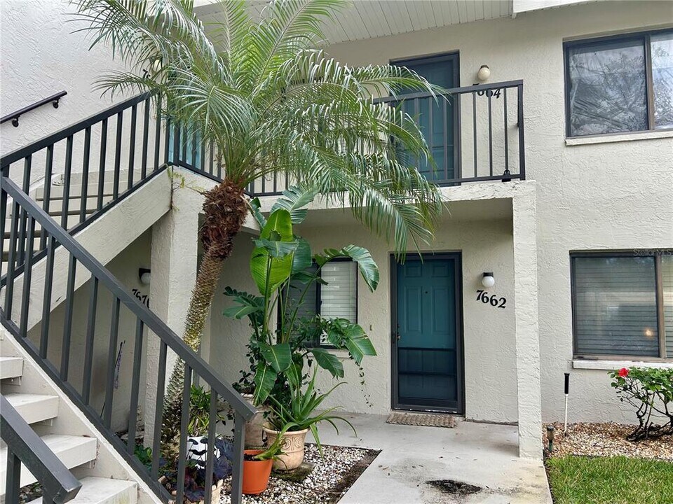 7662 Eagle Creek Dr in Sarasota, FL - Building Photo