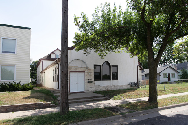 1121 Fillmore St NE in Minneapolis, MN - Building Photo - Building Photo