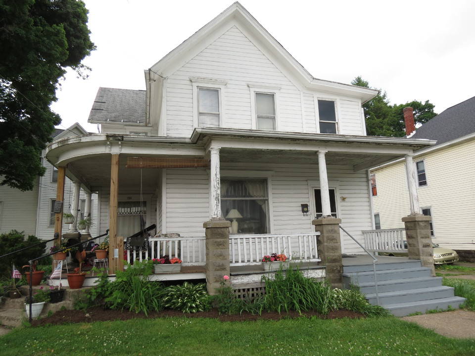 765 Market St in Meadville, PA - Building Photo