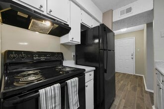 Misty Hollow Apartments in Arlington, TX - Building Photo - Building Photo