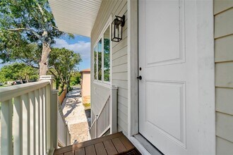 1021 Douglas Ave in Dunedin, FL - Building Photo - Building Photo