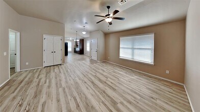 2428 NW 198th St in Edmond, OK - Foto de edificio - Building Photo
