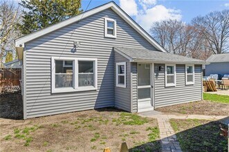 296 Woodward Ave, Unit Rear in East Providence, RI - Building Photo - Building Photo