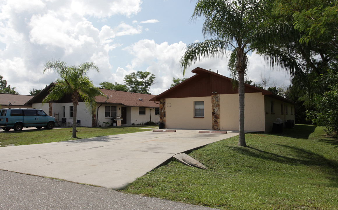 13823 First St in Ft. Myers, FL - Building Photo