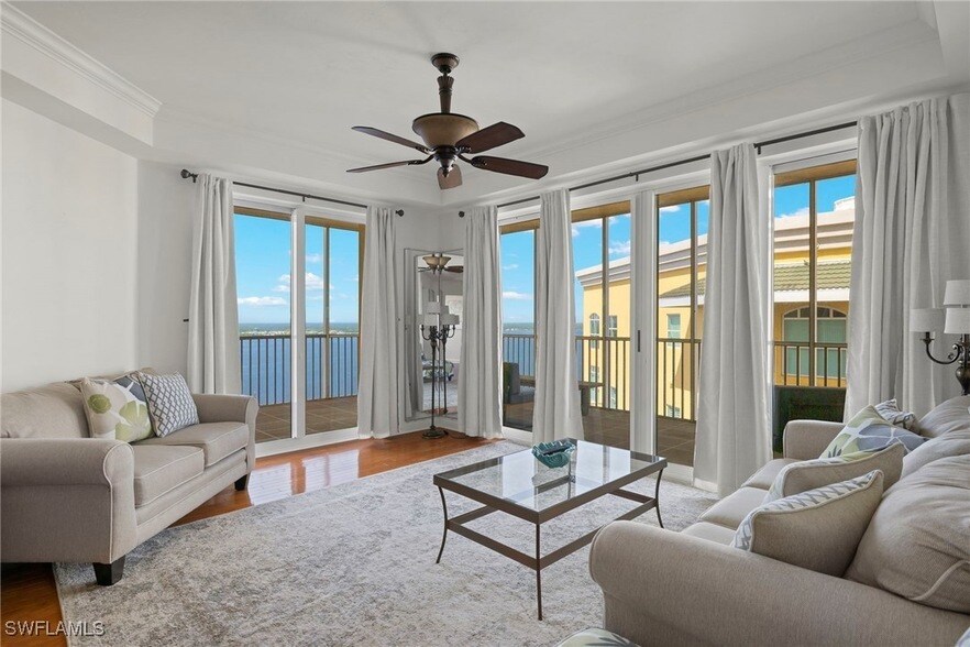 2745 First St, Unit 2306 in Ft. Myers, FL - Building Photo