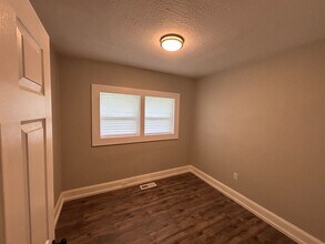 308 S Lake St in Greeneville, TN - Building Photo - Building Photo