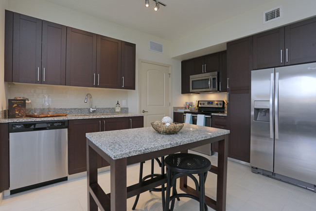 Arabelle City Center in Pembroke Pines, FL - Building Photo - Interior Photo