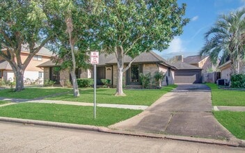 2707 Planters St in Sugar Land, TX - Building Photo - Building Photo