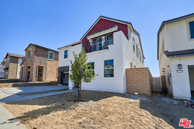 21230 Wild Flower Wy in Chatsworth, CA - Building Photo - Building Photo