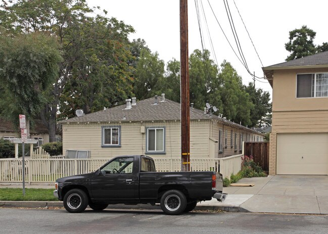 674 S 9th St in San Jose, CA - Foto de edificio - Building Photo