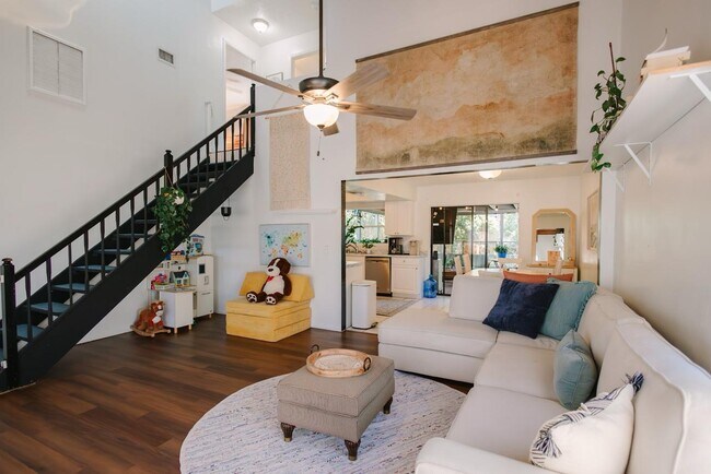 property at 5416 Desoto Pl