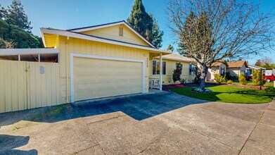 2338 Sundance St in Santa Rosa, CA - Building Photo - Building Photo