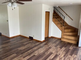 Immaculate Updated 3 Bedroom with 1.5 Bath in Rockford, IL - Building Photo