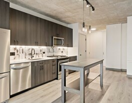 1333 W Lake St in Chicago, IL - Building Photo