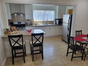 7315 Wilcox Ave in Bell, CA - Foto de edificio - Building Photo