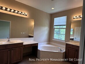 4062 Cherrybrook Loop in Ft. Myers, FL - Building Photo - Building Photo