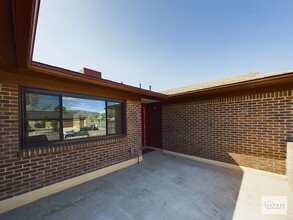 2200 Brillante St in Santa Fe, NM - Building Photo - Building Photo