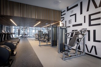 83 E Wacker Pl in Chicago, IL - Foto de edificio - Building Photo