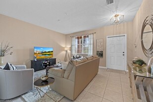 9621 Spanish Moss Way, Unit 3824 in Bonita Springs, FL - Foto de edificio - Building Photo